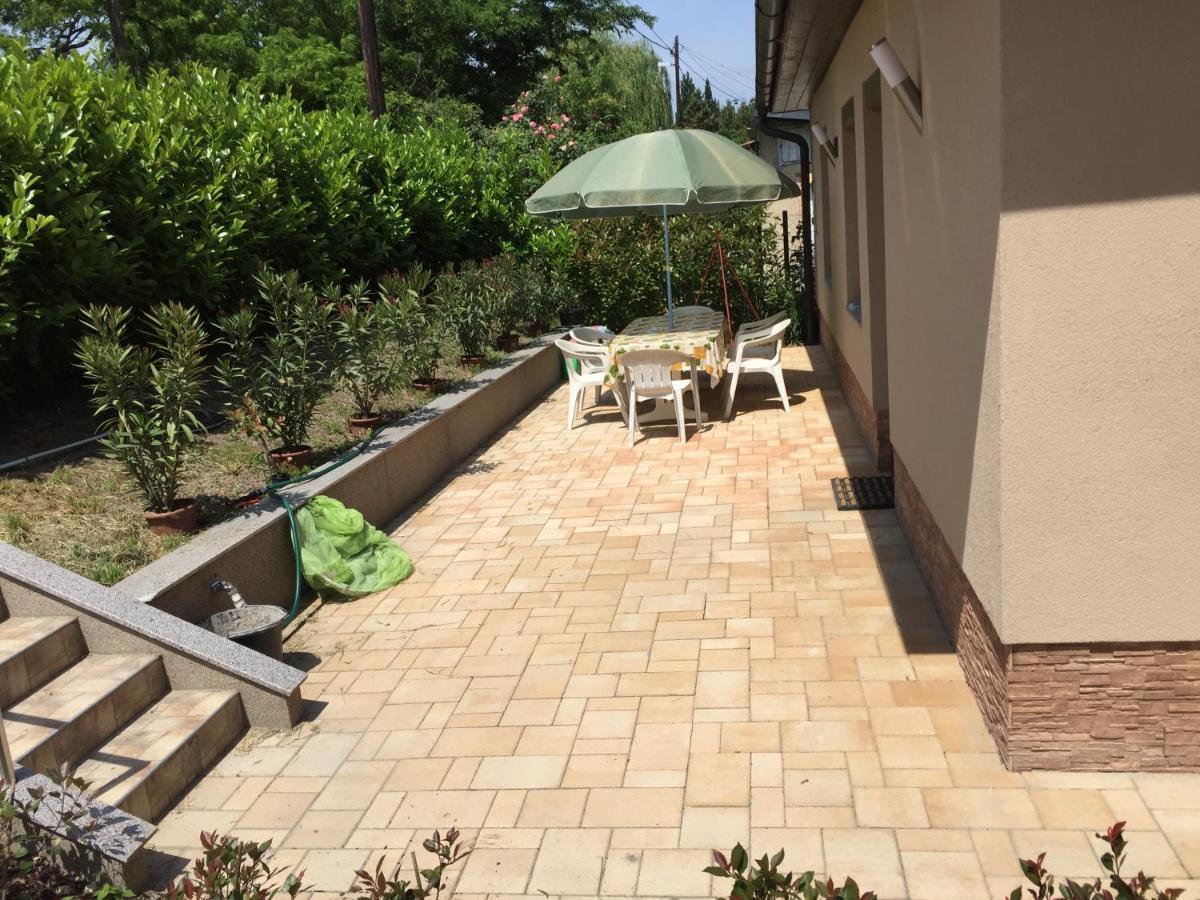 House Carlo Ponty Apartman Tass Kültér fotó