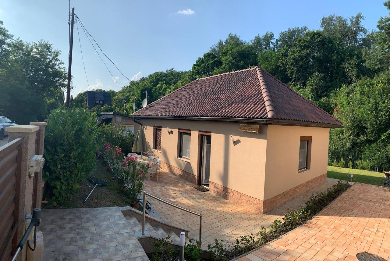 House Carlo Ponty Apartman Tass Kültér fotó