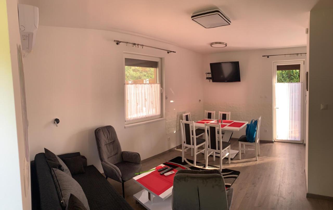 House Carlo Ponty Apartman Tass Kültér fotó
